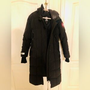 Canada Goose Women's Elmwood Parka.